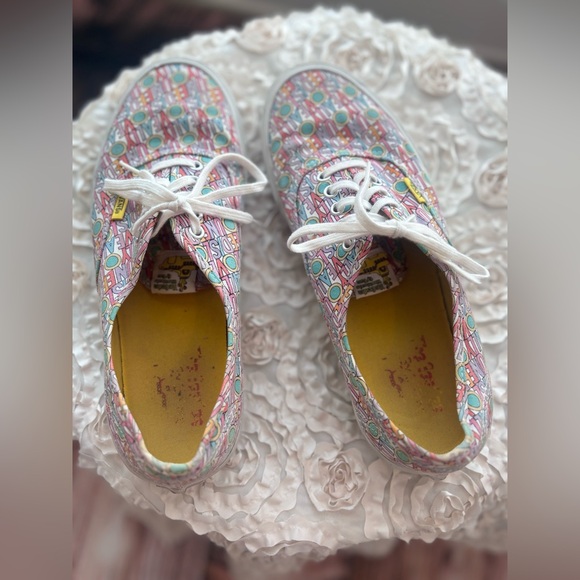 VANS x BEATLES ALL U NEED IS LOVE SNEAKERS - Picture 7 of 12